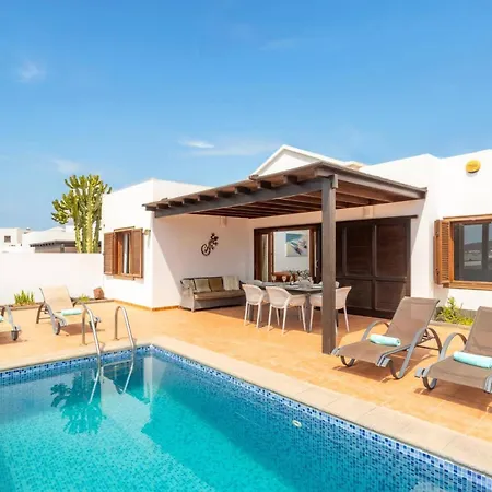 Casa Maderita By *