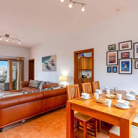 Casa Maderita By